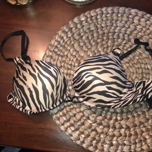 Women’s VS 34A push-up adds 2 cup sizes